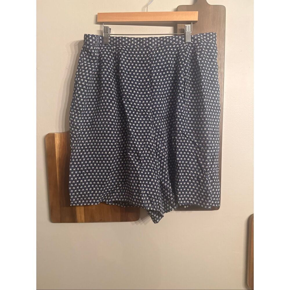 Talbots Navy Blue White Pull-On High-Rise Lined Elastic Waist Shorts Size 18